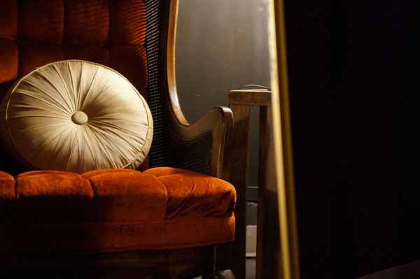 velour-oregon-chair